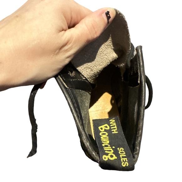 DR MARTEN'S women's 1460 8-eye smooth vintage made in England lace up boots, 6. - Picture 5 of 5